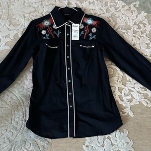 NWT Cruel Denim button up shirt Women’s size small.